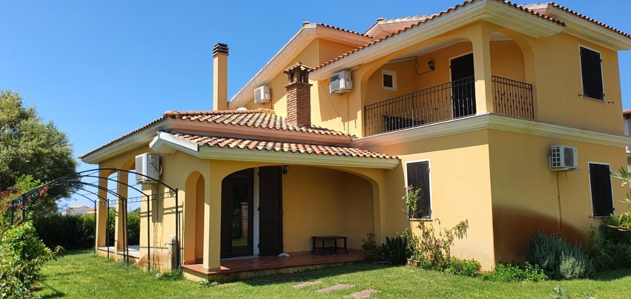 Artemisia Bed And Breakfast Сант'Анна-Аррези Экстерьер фото