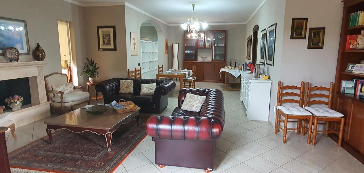 Artemisia Bed And Breakfast Сант'Анна-Аррези Экстерьер фото